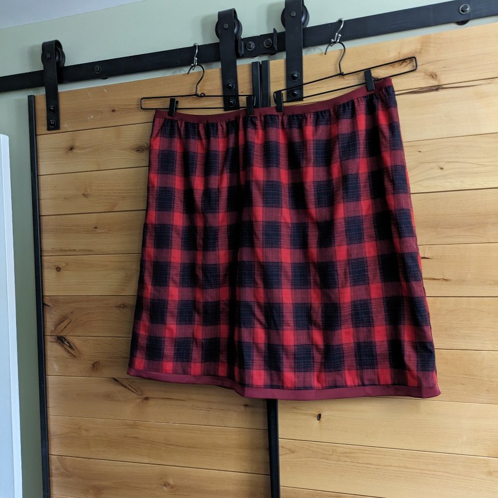 Tunnel Vision Reversable Red Plaid Skirt 5x
